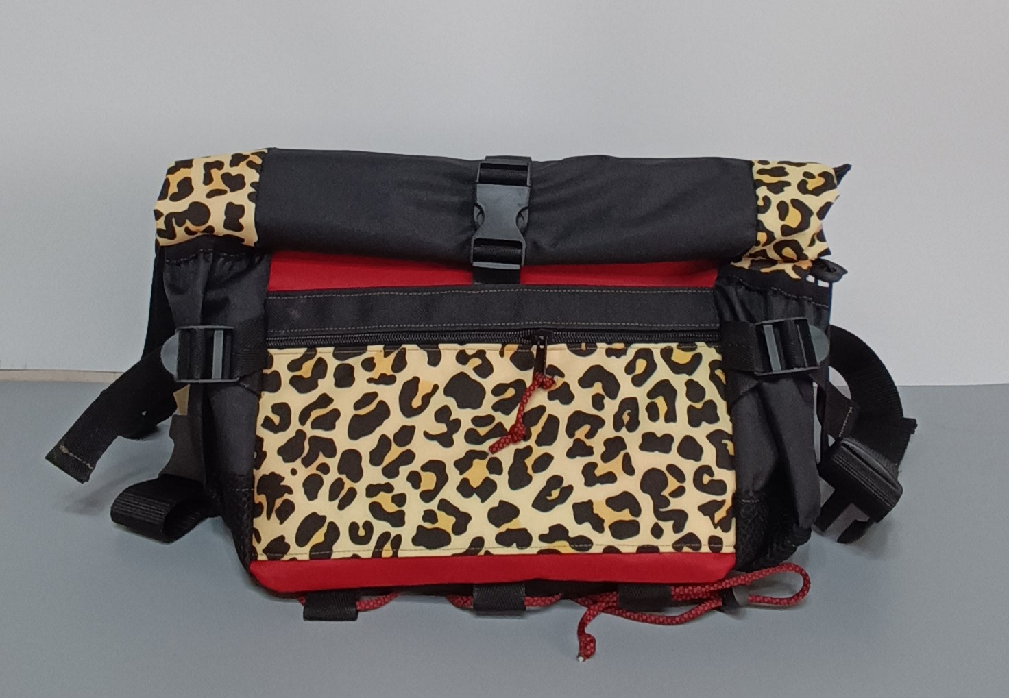 Riñonera Atenea Animal Roja Negra XL