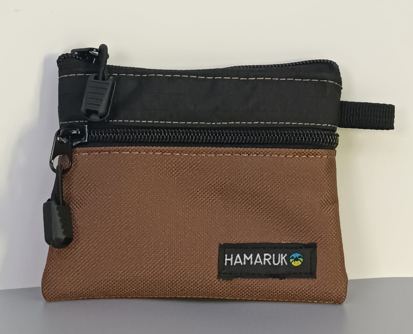 Monedero Hamaruk Marrón y Negro